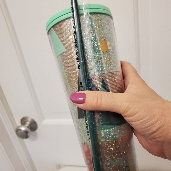 Starbucks Holiday Glitter Introduced in 2020 24 oz. TALL TUMBLER W/Screw on Lid - Picture 10 of 12